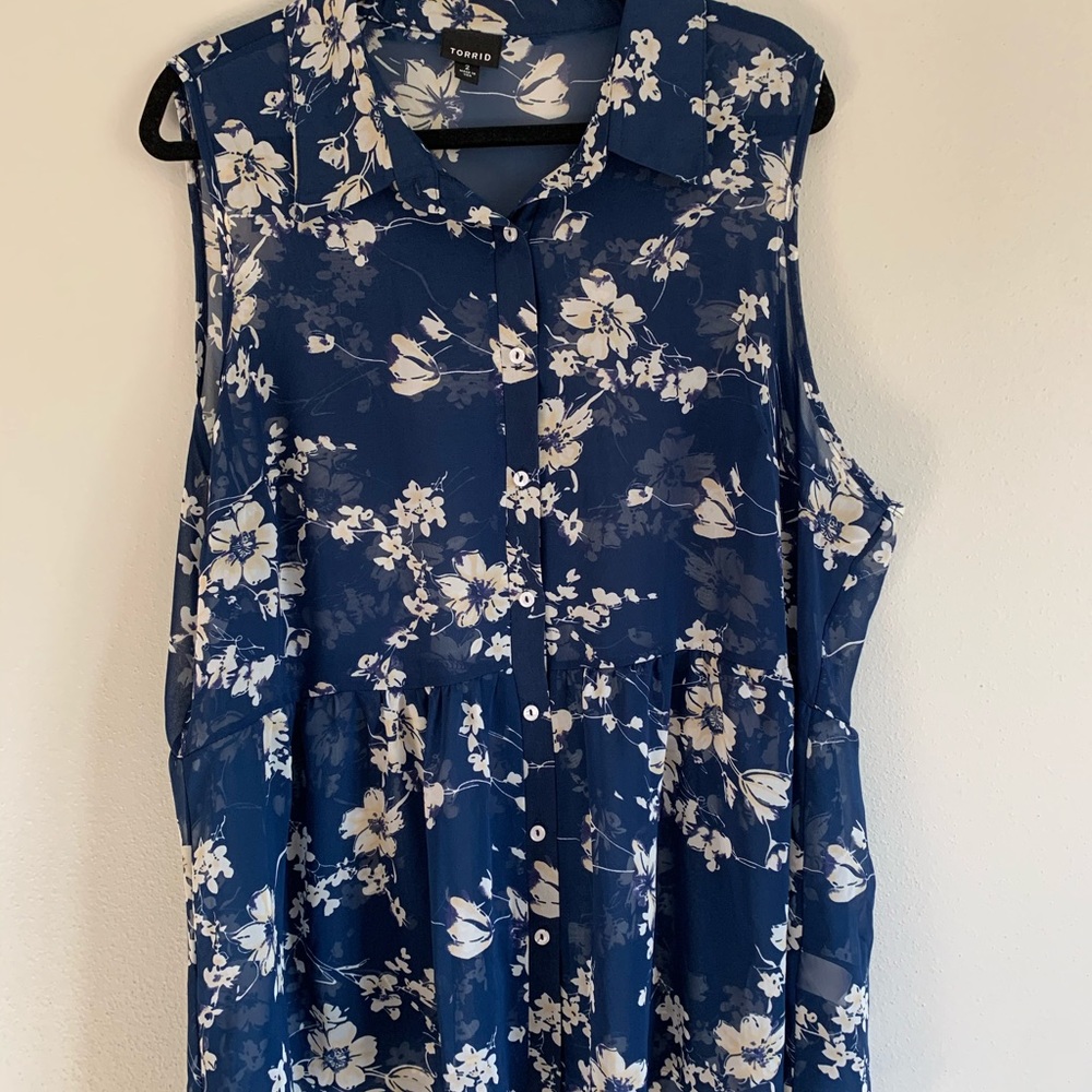 NWOT - Sheer Blue Floral babydoll sleeveless top